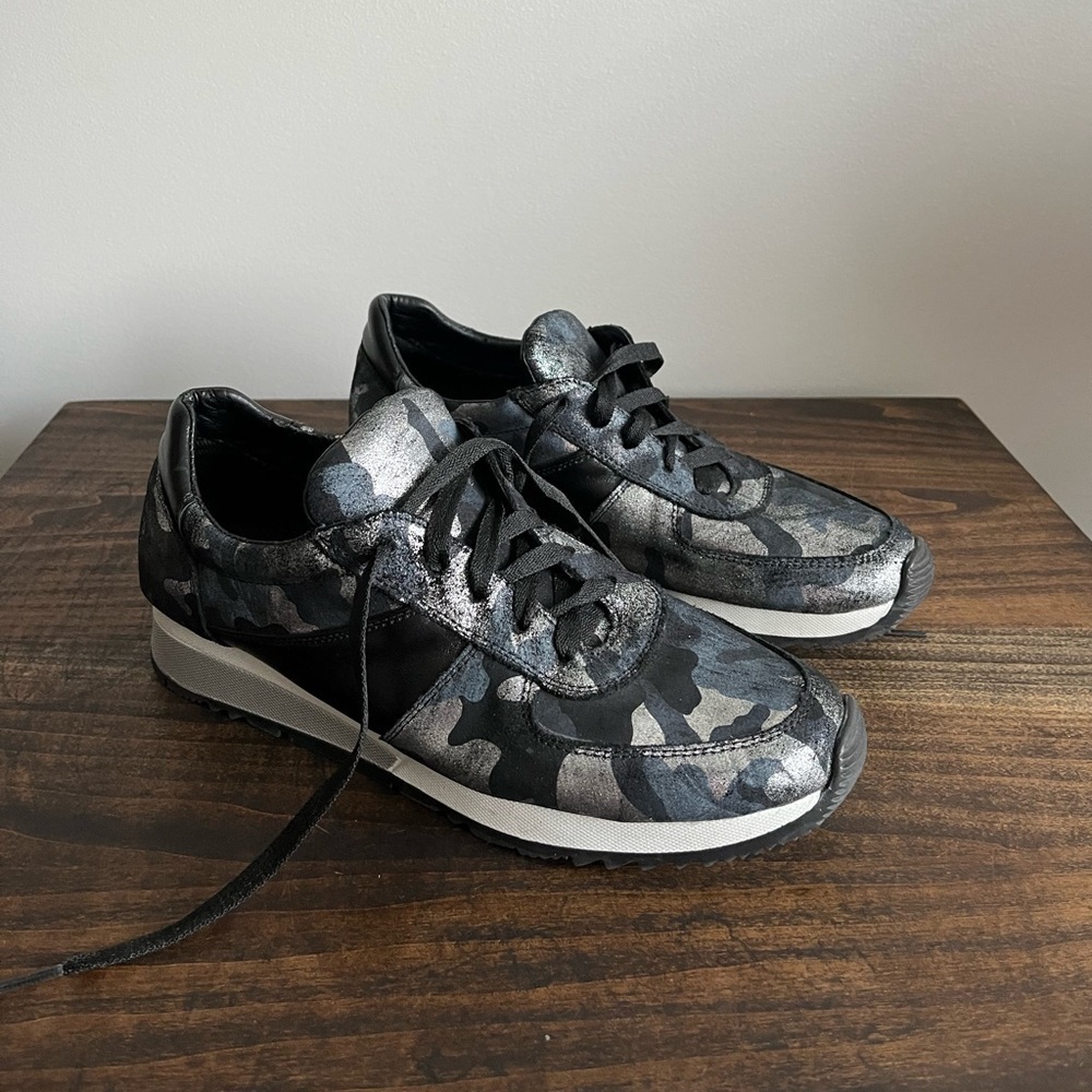 COFI Genuine Leather Sneakers in Black and Silver Camouflage, Size 10.